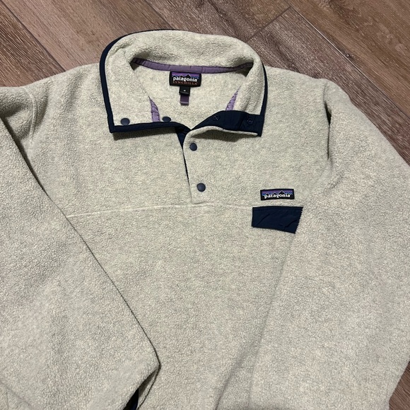 Lightweight Synchilla Snap-T Fleece Pullover - Men's - Medium - Oatmeal Heather - Picture 2 of 3